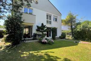 Elegantes Familienidyll in München-Forstenried - EFH mit traumhaftem Garten