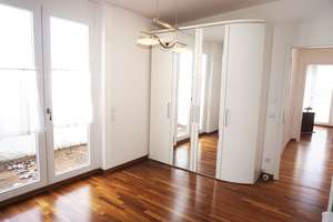 Exklusive 3-Zimmer-DG-Wohnung mit großer Süd-Dachterrasse, EBK, Lift, 2 Bädern und TG in Trudering – Marianne-Plehn-Str. 51, 81825 Gartenstadt Trudering, München – Vorschaubild 5