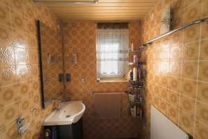 Großes Haus zum kleinen Preis – inklusive PV-Anlage, Keller und großem Garten. – Die vollständige Adresse der Immobilie erhältst du vom Anbieter., 89597 Unterwachingen – Vorschaubild 15