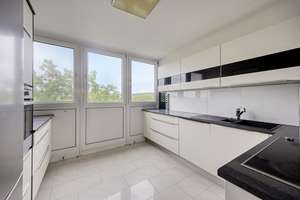 Jetzt sichern: Bezugsfreie 4-Zimmerwohnung mit Loggia zu verkaufen! – Die vollständige Adresse der Immobilie erhältst du vom Anbieter., 53175 Hochkreuz, Bonn – Vorschaubild 10