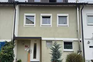 **Platzwunder mit Sonnenergie - Reihenmittelhaus mit Solaranlage und Familienkomfort** – Rems-Murr-Kreis – Vorschaubild 1