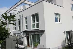 Neuwertiges 5-Zimmer-Reihenendhaus mit EBK in Bad Homburg vor der Höhe, Hochtaunuskreis