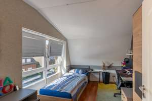 Attraktive Dachgeschosswohnung im beliebten Oberhausen-Schmachtendorf – Die vollständige Adresse der Immobilie erhältst du vom Anbieter., 46147 Holten, Oberhausen – Vorschaubild 7