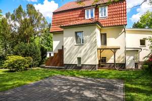 **Familienidylle mit Garten und viel Freiraum**