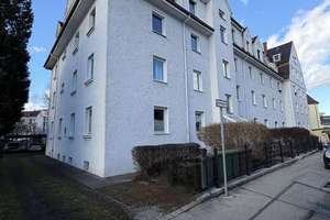 Grünwald | Helle 2-Zimmer-Wohnung mit Balkon in attraktiver Lage in Pfersee
