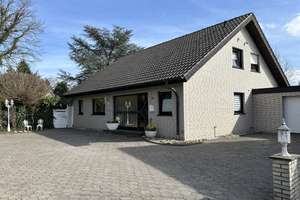 Einfamilienhaus mit möglichem Anbau in Sankt Vit (Rheda-Wiedenbrück) – Ostenbergstraße 32, 33378 Rheda-Wiedenbrück – Vorschaubild 1
