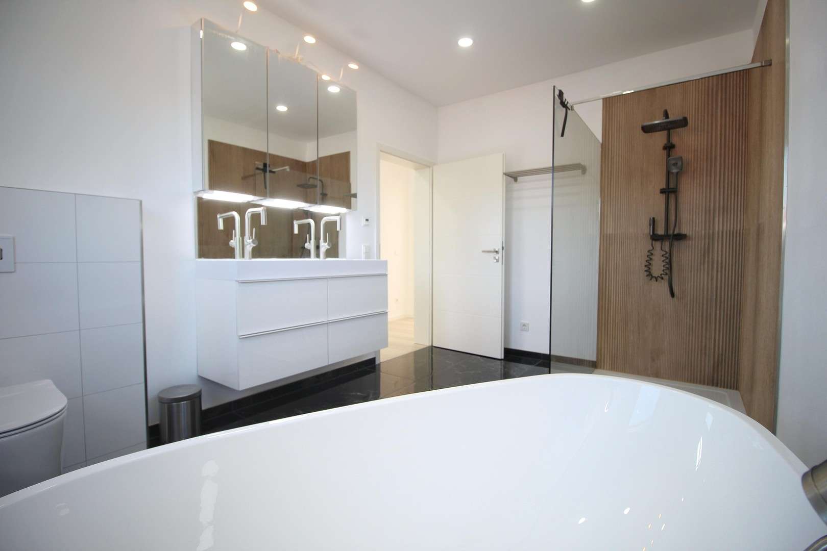 Immobilie in Außernzell - 2 Jahre altes Niedrigenergie Traumhaus am Waldrand - Smart-Home! - Bild 5