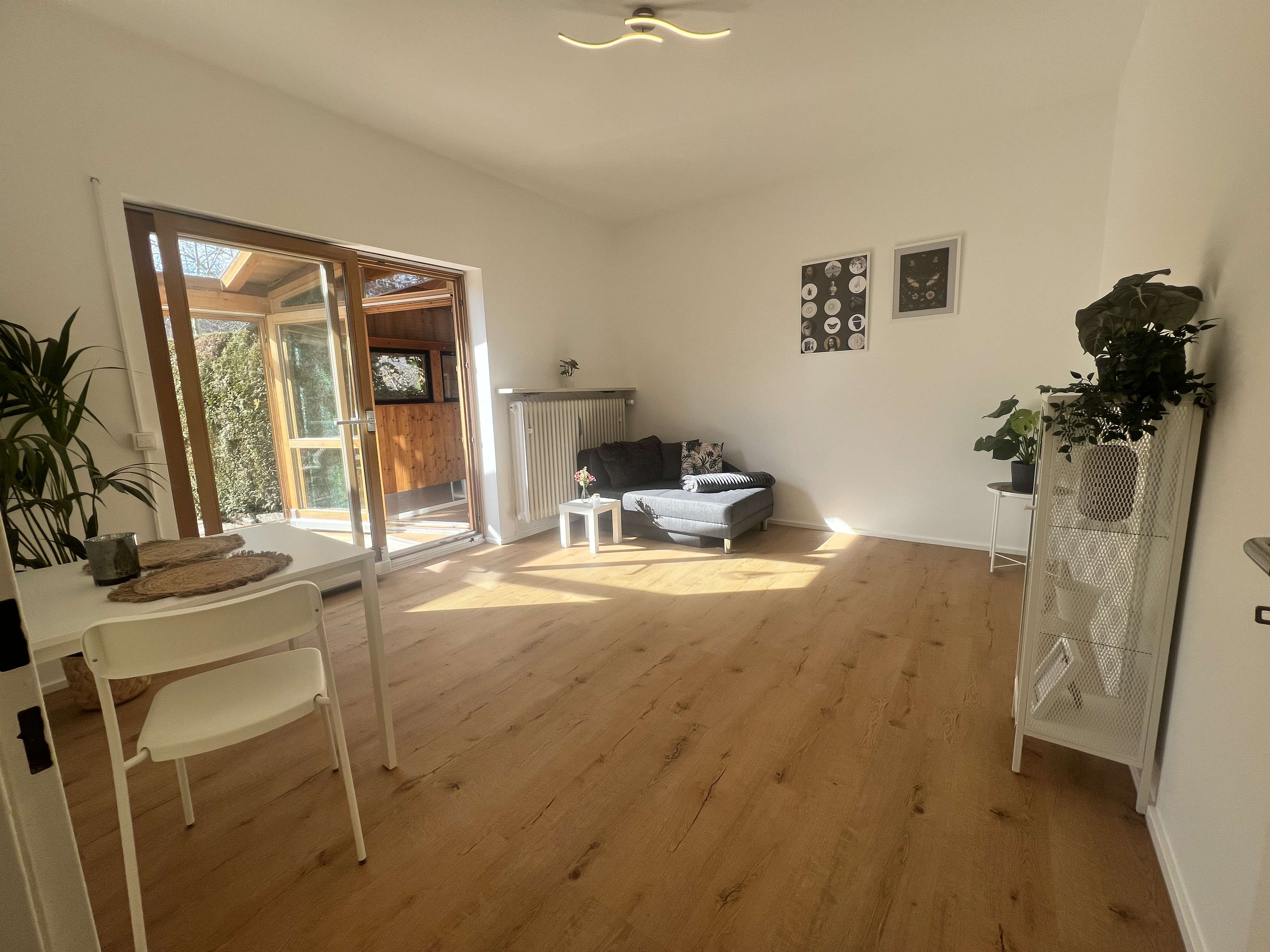 1 Zimmer Apartment Erdgeschoss, Terrasse, Südseite mit Wintergarten, Rosenheim Kreis – Bild 2