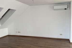 Klimatisierte und renovierte 2 1/2 Zimmer Dachgeschosswohnung mit Terrasse in Duisburg – Ulrichstr. 26, 47051 Altstadt, Duisburg – Vorschaubild 8