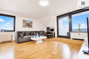 Düsseldorf-Lierenfeld: 2-Zimmer Wohnung mit kernsaniertem Badezimmer, Loggia sowie Außenstellplatz