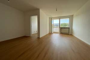 Helle 2-Zimmer-Wohnung im 4. OG mit Balkon in Dresden-Friedrichstadt