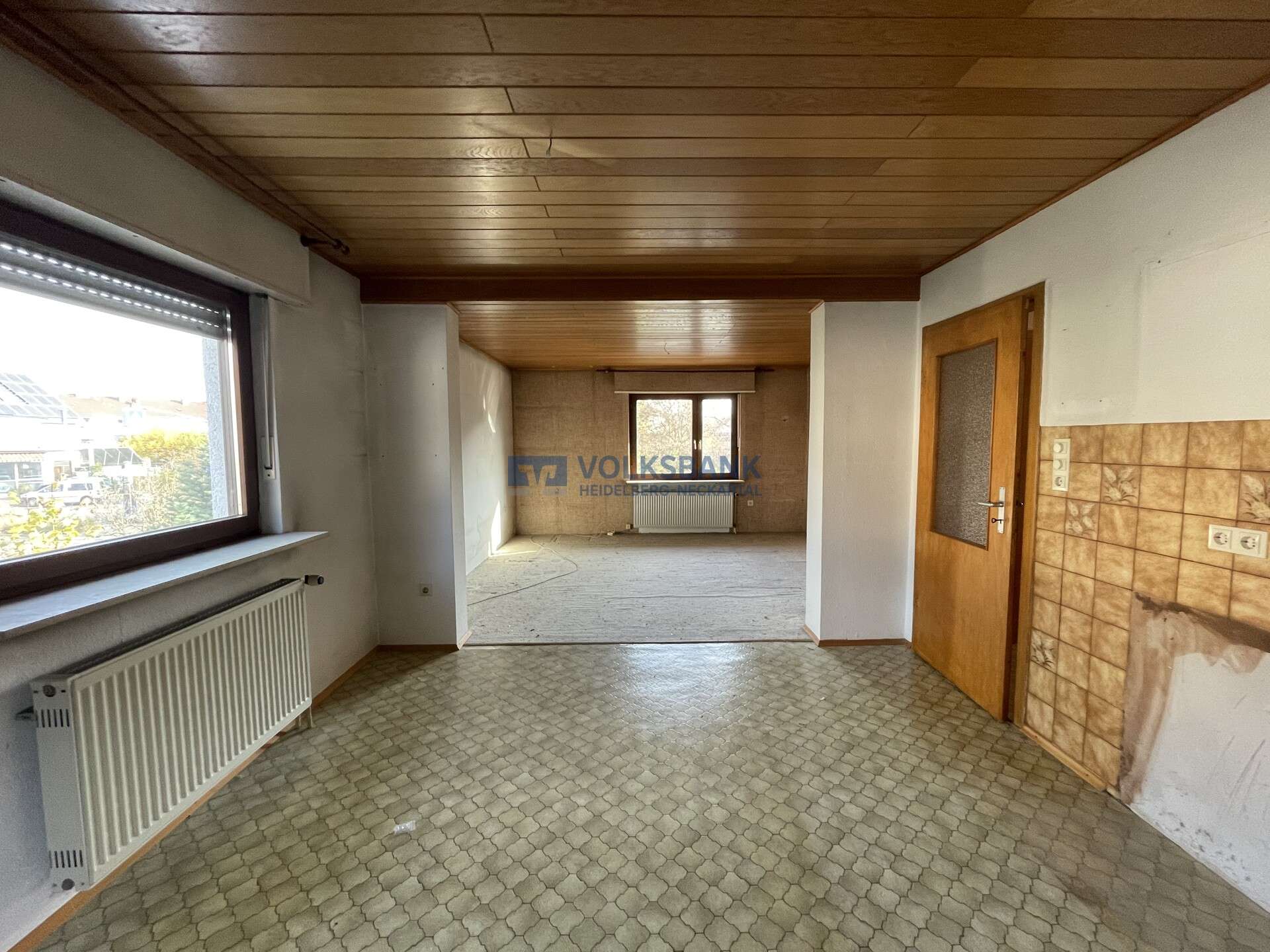 Immobilie in Walldorf - 2 Einfamilienhäuser auf einem großen Grundstück mit Garagen und Garten! - Bild 0