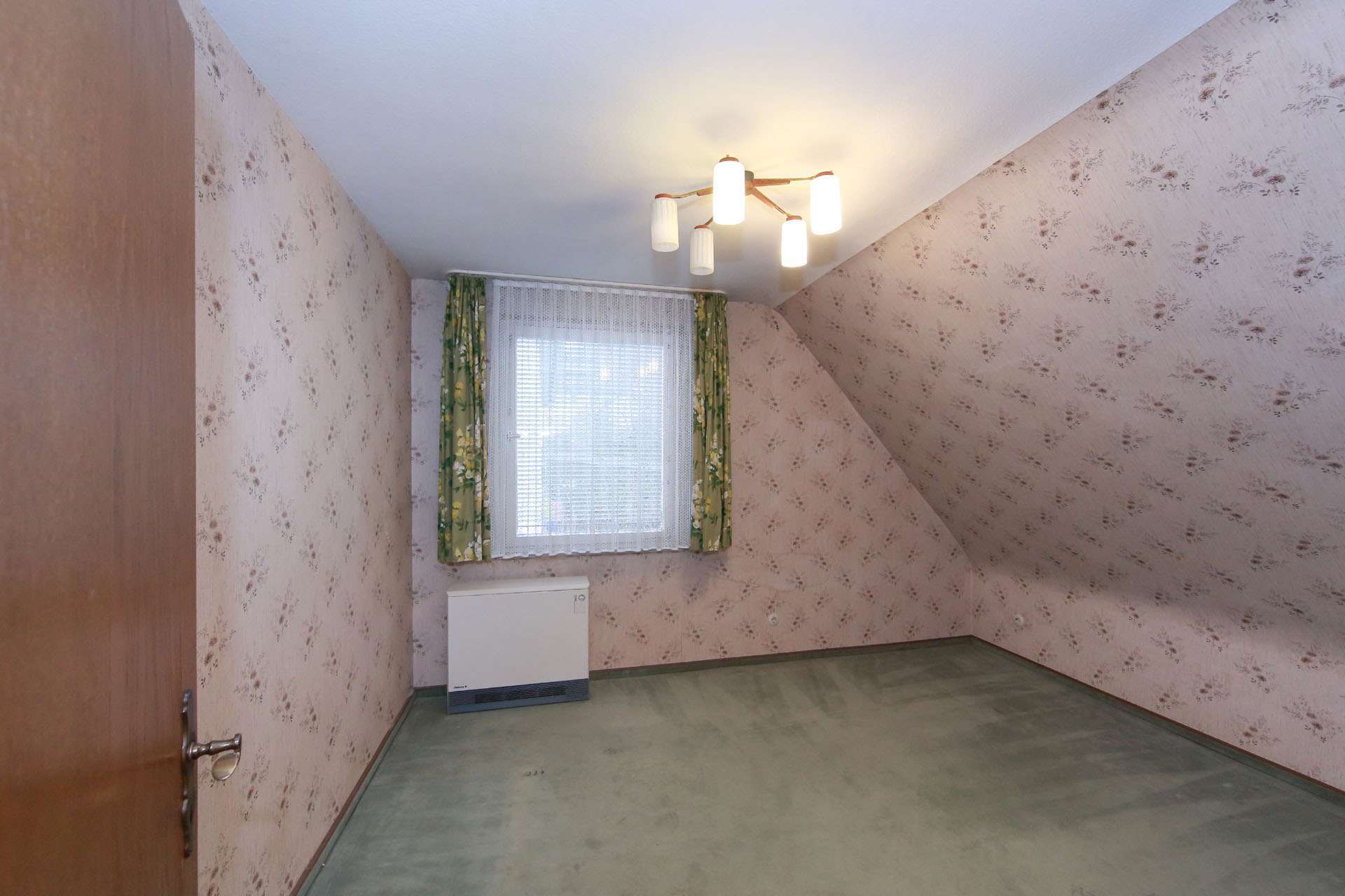 Immobilie in Oberkochen - CHARMANTES EINFAMILIENHAUS IN OBERKOCHEN - Bild 2