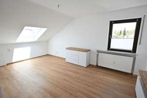 Helle 3-Zimmer-Dachgeschosswohnung mit Weinbergblick in Würzburg-Heidingsfeld – Die vollständige Adresse der Immobilie erhältst du vom Anbieter., 97084 Heidingsfeld, Würzburg – Vorschaubild 12