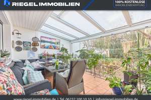 Sie hier? Wir auch! Wohnidyll direkt am Herzogenriedpark: Bungalow mit Wintergarten & 2 Bädern & TG. – Die vollständige Adresse der Immobilie erhältst du vom Anbieter., 68169 Neckarstadt-Ost/Wohlgelegen, Mannheim – Vorschaubild 1