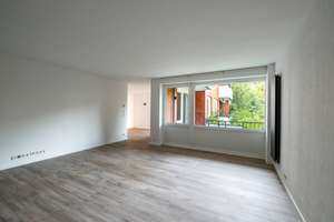 Zentral in Rissen: 3- Zi.-Wohnung im Hochparterre mit Loggia & Tiefgarage – Die vollständige Adresse der Immobilie erhältst du vom Anbieter., 22559 Rissen, Hamburg – Vorschaubild 2