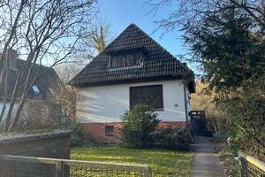 Vom Grundstück direkt aufs Kanu und die Bille entlang.
