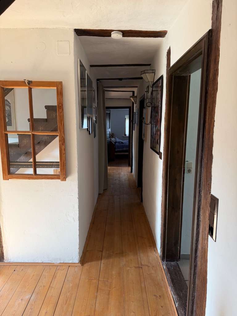 Immobilie in Oberdachstetten - Einfamilienhaus mit 5 Zimmern und Garage in Oberdachstetten - Bild 4