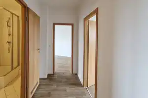 Helle 3-Zimmer-Wohnung mit Balkon und Dusche – Ideal für kleine Familien + *2 NKM geschenkt* – Wegastraße 26, 4205 Leipzig – Vorschaubild 10