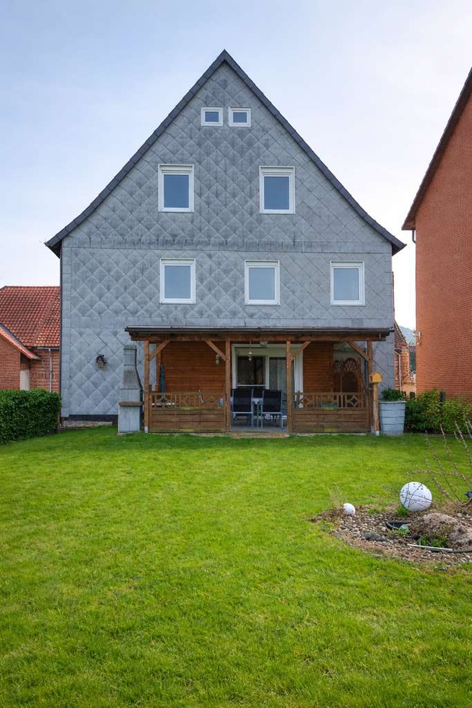 Immobilie in Bad Münder am Deister - Großzügiges Haus mit 11 Zimmern in Bad Münder am Deister - Bild 1