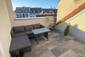 Modernisierte helle, ruhige 2-Zimmerwohnung mit großer Loggia und neuer Markenküche