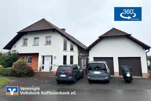 Wohnkomfort trifft Vermietungschance - Stilvolles Wohnhaus in naturnaher Lage – Die vollständige Adresse der Immobilie erhältst du vom Anbieter., 54531 Wallscheid – Vorschaubild 1