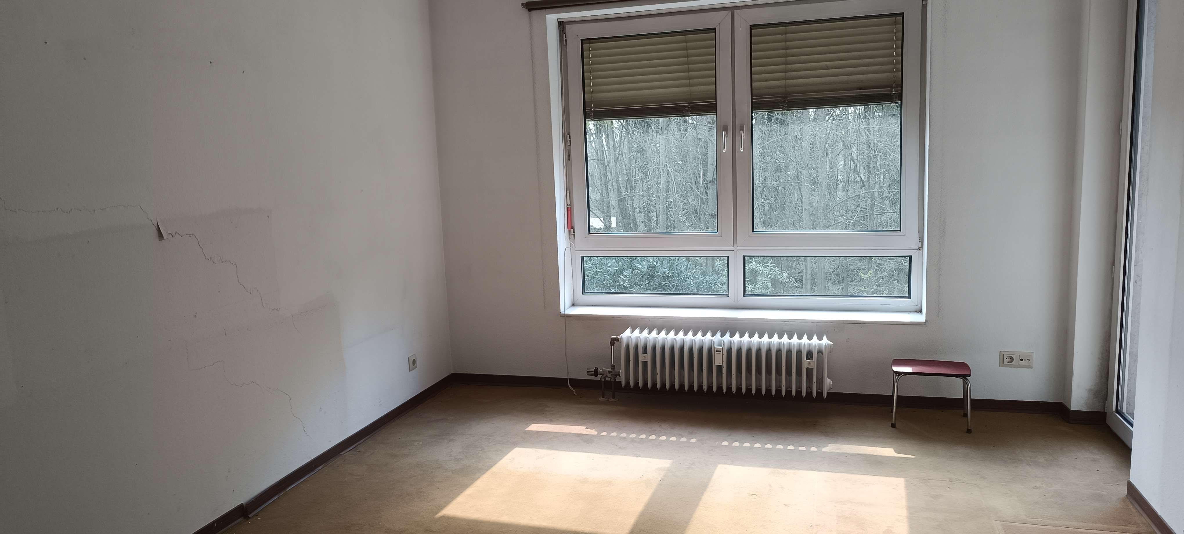 Von Privat Renovierungsbedürftige 2,5 Zimmer Wohnung mit Balkon im 1. OG in Frankfurt-Bonames, Frankfurt am Main – Bild 3