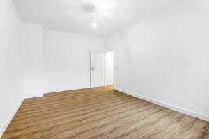 **Modern sanierte Hochparterre-Wohnung mit optimalem Grundriss und ruhigem Balkon zum begrünten Inne – Die vollständige Adresse der Immobilie erhältst du vom Anbieter., 12157 Schöneberg, Berlin – Vorschaubild 12
