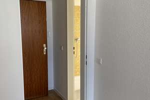 Renovierte Etagenwohnung in ruhiger Seitenstraße in MZ-Laubenheim – Die vollständige Adresse der Immobilie erhältst du vom Anbieter., 55130 Laubenheim, Mainz – Vorschaubild 2