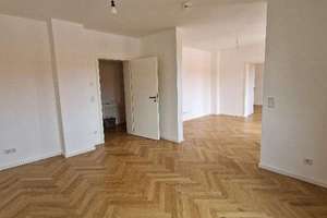 Charmantes Zuhause über den Dächern Nürnbergs – Die vollständige Adresse der Immobilie erhältst du vom Anbieter., 90491 St. Jobst, Nürnberg – Vorschaubild 2