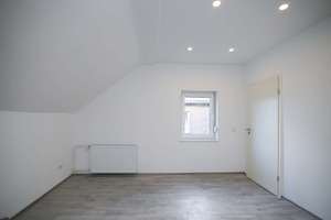 Renovierte DHH, ca. 71 m² mit Garten, Terrasse und 2 Stellplätzen in Duisburg - Alt - Homberg – Die vollständige Adresse der Immobilie erhältst du vom Anbieter., 47198 Alt-Homberg, Duisburg – Vorschaubild 4