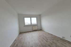 **FRISCH RENOVIERT**3-Zimmer-Wohnung // DG // Balkon // Bad mit Wanne // ab 01.10.2026 – Jupiterstraße 36, 4205 Grünau-Nord, Leipzig – Vorschaubild 4