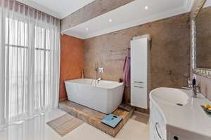 EXKLUSIVES ARCHITEKTENHAUS -Travertin-Interior, Sauna,  440qm Ziergarten, Teich -Rooftop-Whirlpool – Die vollständige Adresse der Immobilie erhältst du vom Anbieter., 14193 Grunewald, Berlin – Vorschaubild 6