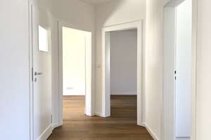 Willkommen Zuhause – 3 Zimmer + Spitzboden in Düsseldorf-Pempelfort – Die vollständige Adresse der Immobilie erhältst du vom Anbieter., 40477 Pempelfort, Düsseldorf – Vorschaubild 6