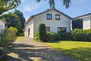 **VERKAUFT**

*Charmantes Familienhaus mit Traumgarten* – Die vollständige Adresse der Immobilie erhältst du vom Anbieter., 25337 Kölln-Reisiek – Vorschaubild 1