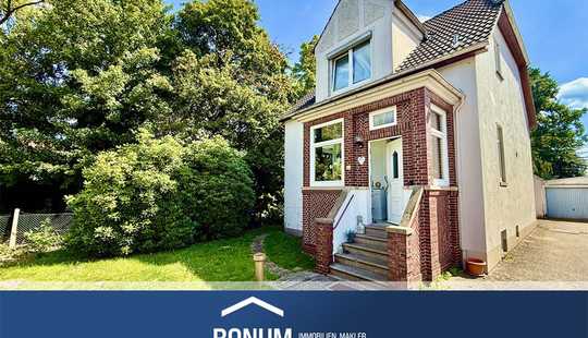 Bild von Kleine Villa auf weitläufigem Südgrundstück (930 qm) in ruhiger Nebenstraße / Renovierungsbedarf