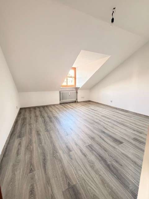 Charmante 4-Zimmer Dachgeschosswohnung mit Alpenblcik, Aichach Friedberg Kreis – Bild 3