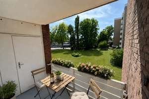50qm renoviert, Küche, Tiefgarage, Süd-West Loggia, 2-Zimmer