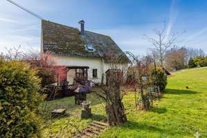 Einfamilienhaus mit Einliegerwohnung in Bretthausen -VG Rennerod! Familienfreundlich! 4 Garagen! – Die vollständige Adresse der Immobilie erhältst du vom Anbieter., 56479 Bretthausen – Vorschaubild 2