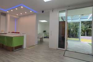 DESIGN-BUNGALOW MIT EXKLUSIVEM WINTERGARTEN, WÄRMEPUMPE & WOHNGESUNDEM RAUMKLIMA – Mintarder Weg 68, 40472 Unterrath, Düsseldorf – Vorschaubild 9