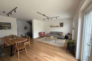 Wohnen mit Charakter: Luxuriöses Doppelhaus in Friedberg – Georg-August-Zinn-Straße 18, 61169 Friedberg (Hessen) – Vorschaubild 2