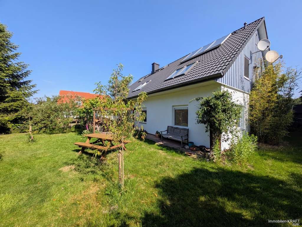 Immobilie in Zeven - Erdgeschosswohnung mit Terrasse und Carport - Bild 2