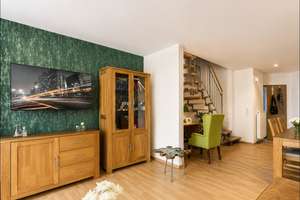 Modernes Reihenmittelhaus mit Garten und 5 Zimmern in familienfreundlicher Wohnlage – Die vollständige Adresse der Immobilie erhältst du vom Anbieter., 63322 Rödermark – Vorschaubild 2