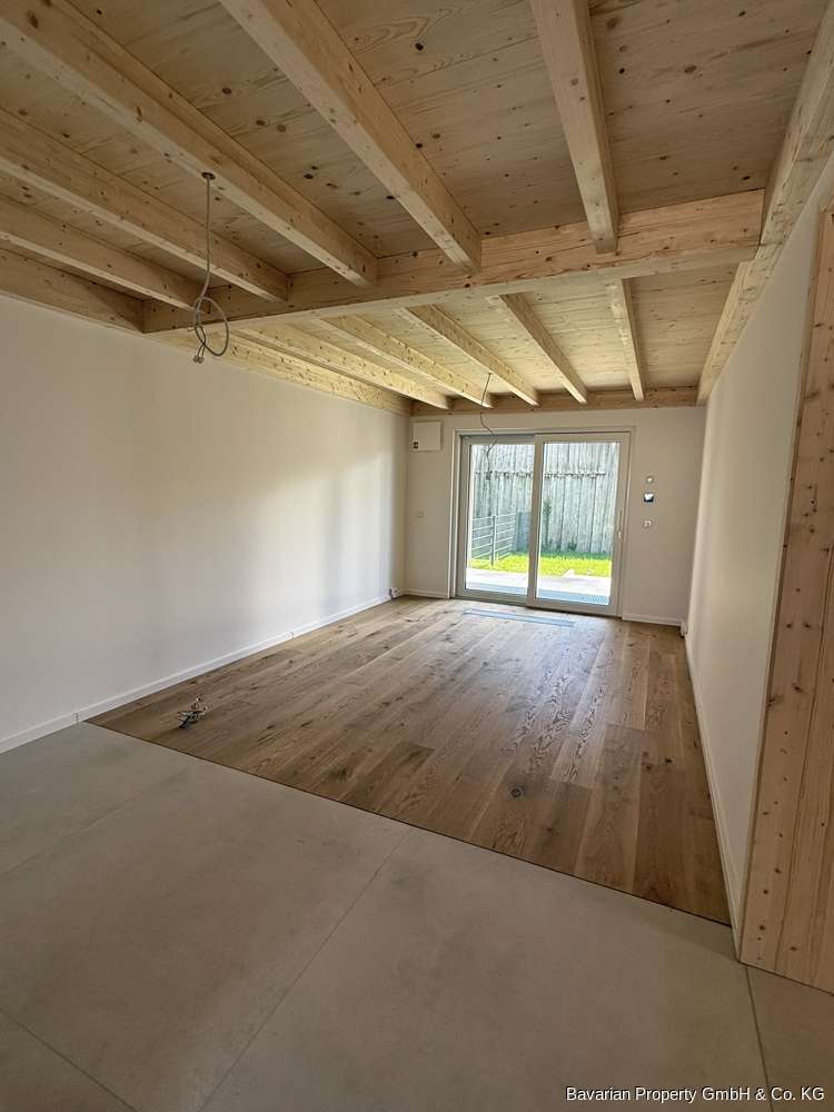 Immobilie in Altenthann - Moderne 3-Zimmer-Wohnung mit Garten – hochwertiger Neubau in ruhiger Ortslage - Bild 0