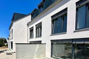 Familiendomizil in Ingolstadt/Gerolfing – Die vollständige Adresse der Immobilie erhältst du vom Anbieter., 85049 West, Ingolstadt – Vorschaubild 2