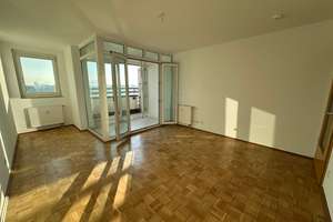 Bezugsfreie 2-Zimmer-Wohnung mit direktem Havelblick vom Balkon inkl. Tiefgaragenstellplatz & Keller