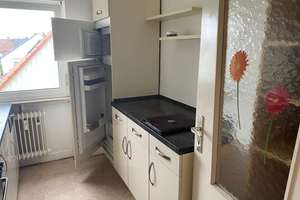 Dachgeschosswohnung mit drei Räumen, Einbauküche und Hobbyraum – Holderbuschweg 8, 70563 Heerstraße, Stuttgart – Vorschaubild 7