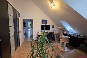 Wunderschöne , helle 4-Zimmer Dachatelierwohnung mit sonniger Südterrasse in München-Laim  – Hartelstraße 6a, 80689 St. Ulrich, München – Vorschaubild 16