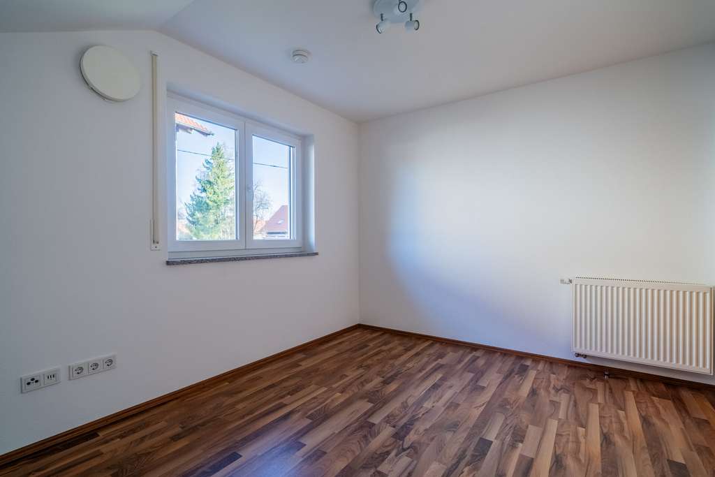 Immobilie in Burggen - Moderne und energieeffiziente Doppelhaushälfte mit Doppelgarage in ruhiger Wohnlage von Burggen - Bild 3