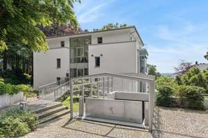 Fantastische Blickachsen, Kamine und moderne Ausstattung: 
Wohnen auf einer Ebene mit Elbblick – Die vollständige Adresse der Immobilie erhältst du vom Anbieter., 22587 Blankenese, Hamburg – Vorschaubild 9